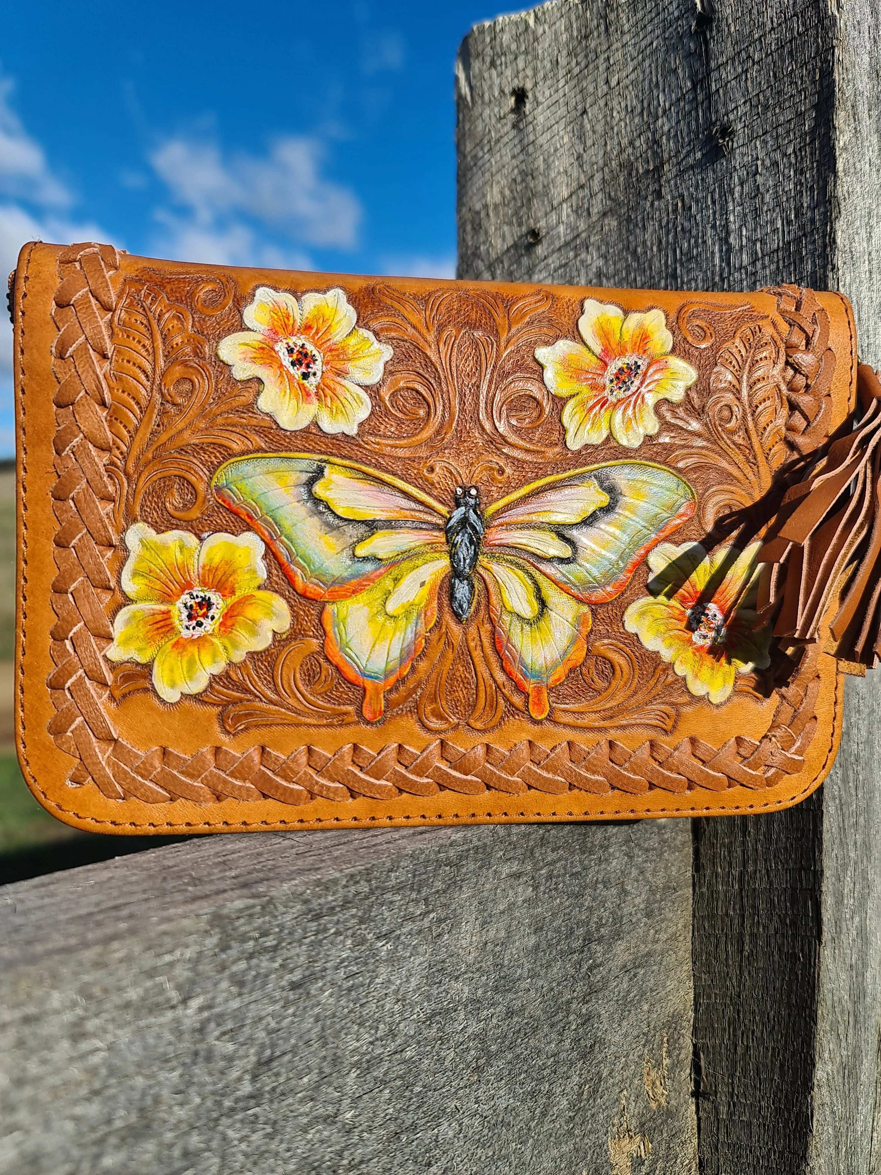 BUTTERFLY WALLET TAN