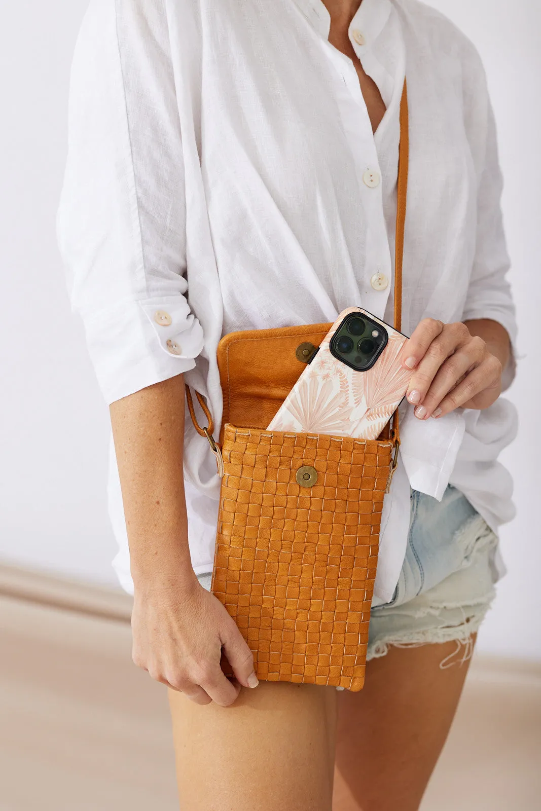 Canggu Phone Bag - Tan
