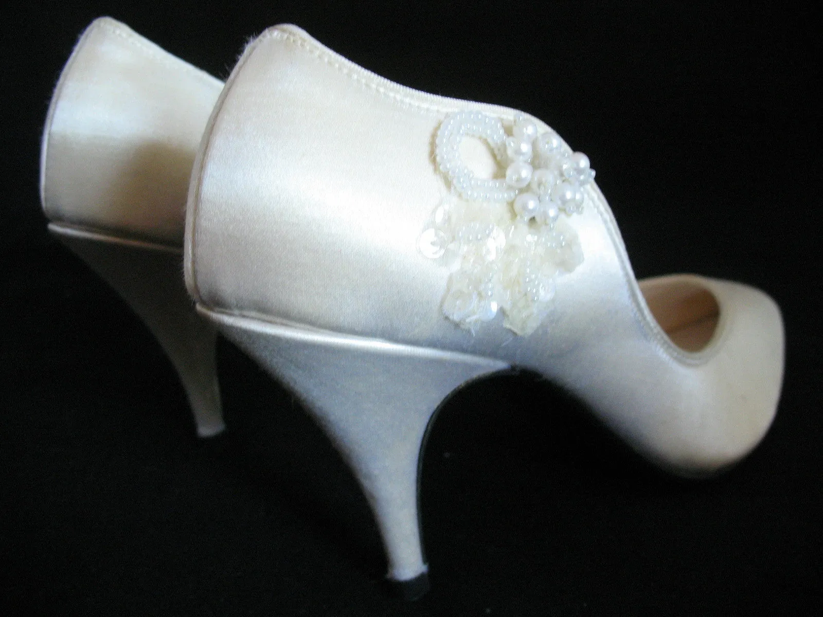 New Vintage Y2K 90s Peacocks Womens Pump Shoes High Heels Made USA Cream White